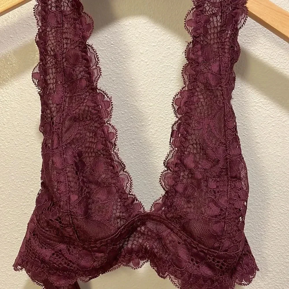 𝅺free People deep purple lace bralett